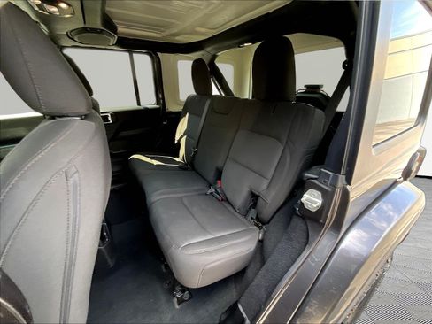 Used 2023 Jeep Wrangler Unlimited Sahara AWD/4WD image 22