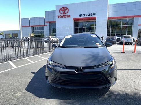 Certified 2025 Toyota Corolla LE FWD image 3