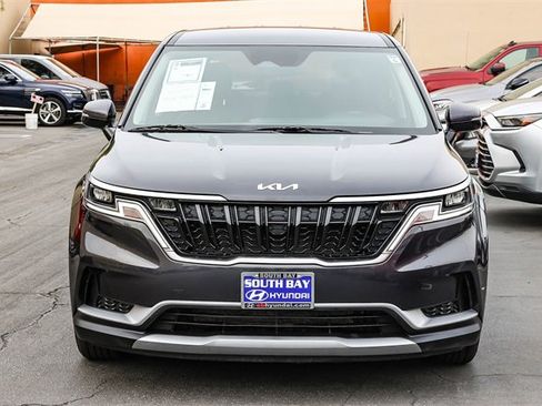 Used 2024 Kia Carnival LX image 2