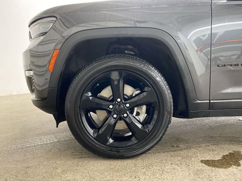 Used 2022 Jeep Grand Cherokee L Limited w/ Luxury Tech Group II AWD/4WD image 11