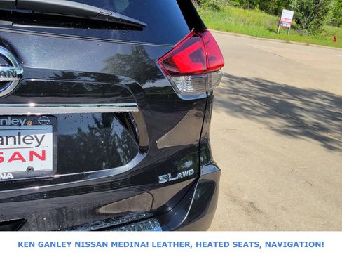 Used 2018 Nissan Rogue SL AWD/4WD image 15