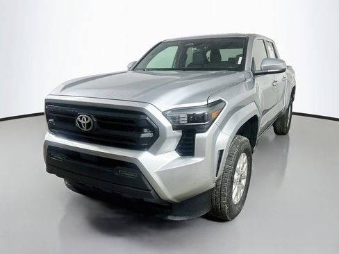 Used 2025 Toyota Tacoma SR5 AWD/4WD image 3