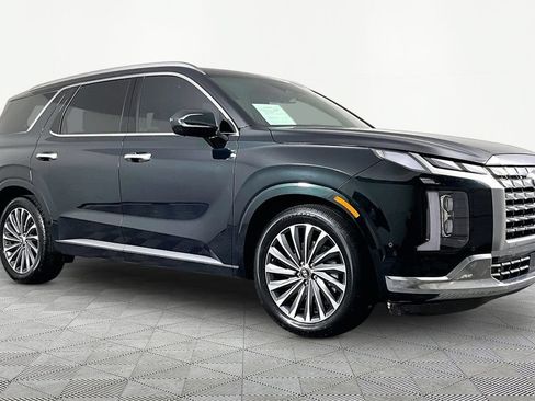 Used 2024 Hyundai Palisade Calligraphy FWD image 3