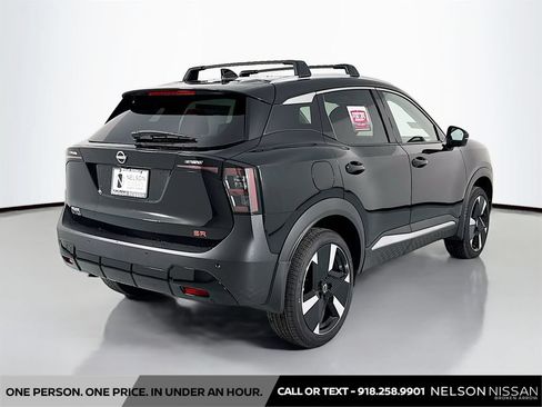 New 2026 Nissan Kicks SR w/ SR Premium Package FWD image 5