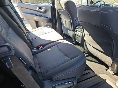 Used 2019 Nissan Pathfinder S image 14
