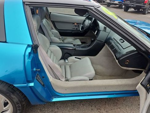Used 1993 Chevrolet Corvette Coupe image 12