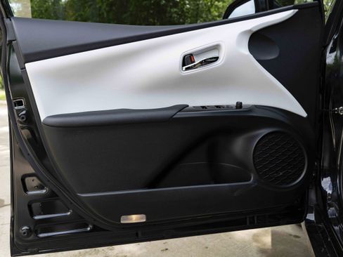 Used 2022 Toyota Prius Prime XLE FWD image 39