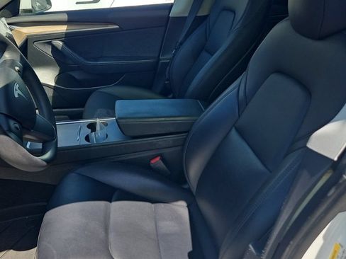 Used 2023 Tesla Model 3 Standard Range RWD image 2