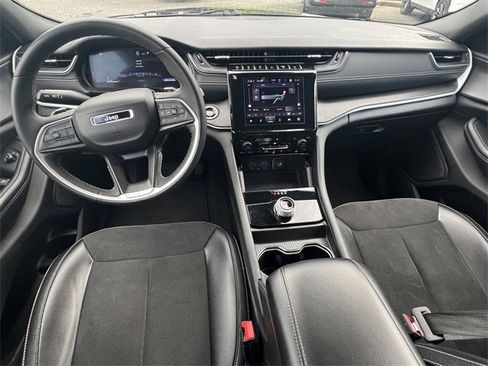 Used 2024 Jeep Grand Cherokee L Laredo image 22