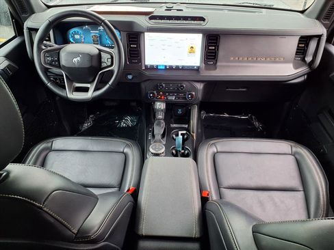Certified 2025 Ford Bronco Badlands image 10