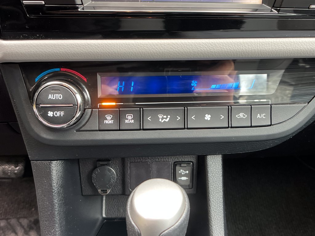 Used 2016 Toyota Corolla LE FWD image 17