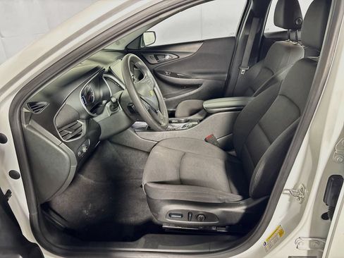 Used 2024 Chevrolet Malibu LT FWD image 11