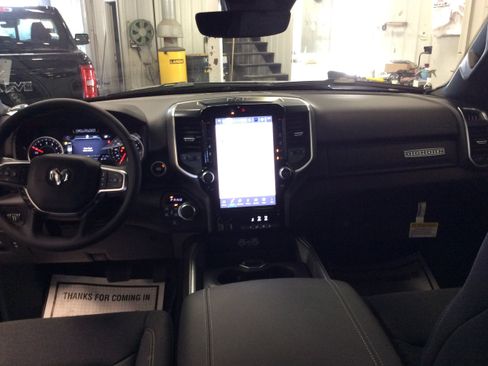 New 2025 RAM 1500 Big Horn AWD/4WD image 16