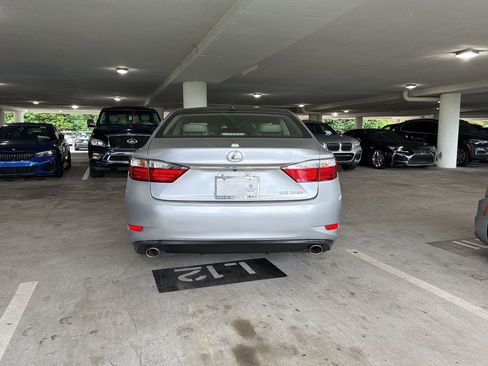 Used 2015 Lexus ES 350 w/ Ultra Luxury Package FWD image 8