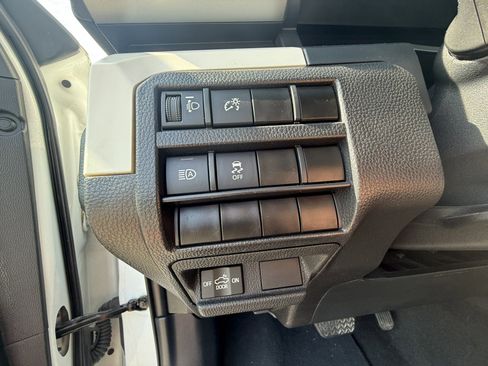 Used 2024 Toyota Tacoma TRD Off-Road AWD/4WD image 27