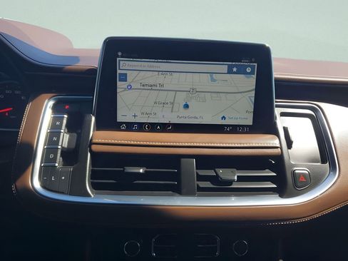 Used 2021 Chevrolet Suburban High Country image 32