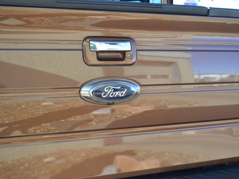 Used 2011 Ford F150 Lariat w/ Lariat Chrome Pkg image 11