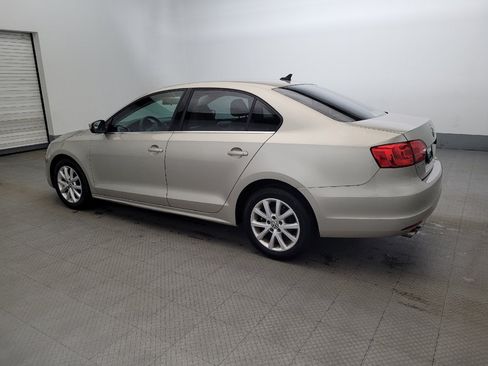 Used 2013 Volkswagen Jetta SE FWD image 3