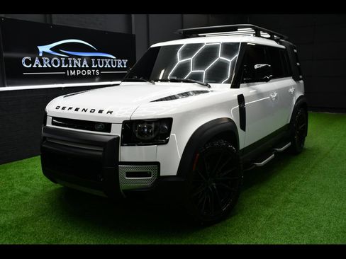 Used 2023 Land Rover Defender 110 S image 1