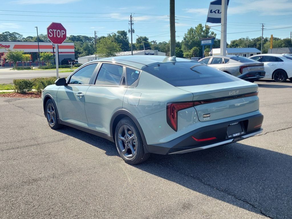 New 2026 Kia K4 FWD image 4