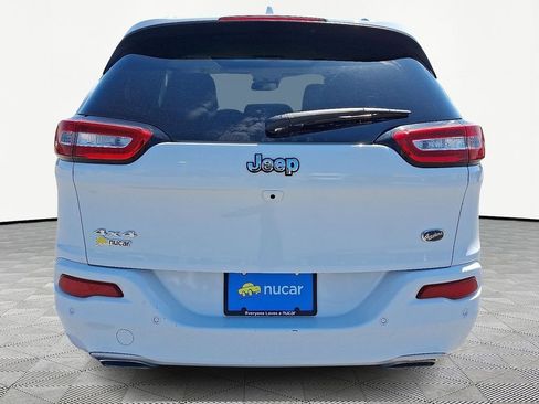 Used 2017 Jeep Cherokee Overland w/ Technology Group AWD/4WD image 6