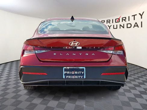 Certified 2025 Hyundai Elantra Sport FWD image 5