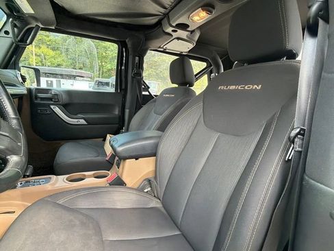 Used 2015 Jeep Wrangler Rubicon w/ Power Convenience Group AWD/4WD image 22