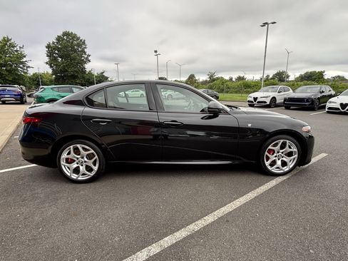 Certified 2023 Alfa Romeo Giulia Ti AWD/4WD image 9
