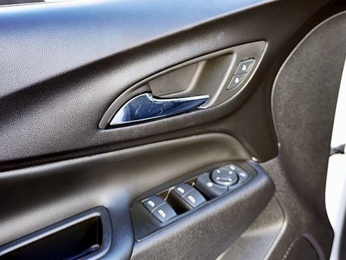 Used 2024 Chevrolet Equinox LT image 24