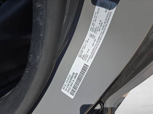 Used 2025 Chrysler Pacifica Select FWD image 24