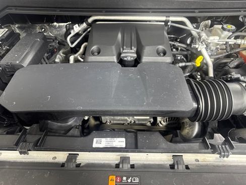 Used 2023 Chevrolet Colorado Trail Boss w/ Advanced Trailering Package AWD/4WD image 9