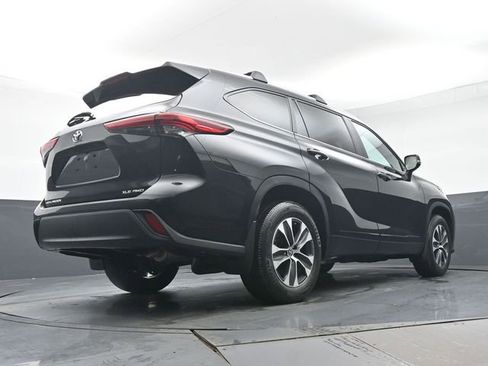 Used 2023 Toyota Highlander XLE image 31