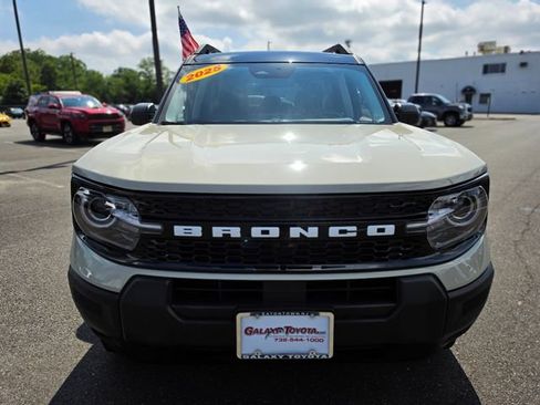 Used 2025 Ford Bronco Sport Outer Banks AWD/4WD image 2