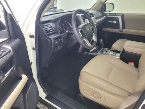 Certified 2022 Toyota 4Runner SR5 Premium w/ Moonroof Package AWD/4WD image 20