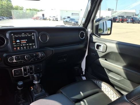 Used 2021 Jeep Wrangler Unlimited Sahara AWD/4WD image 5