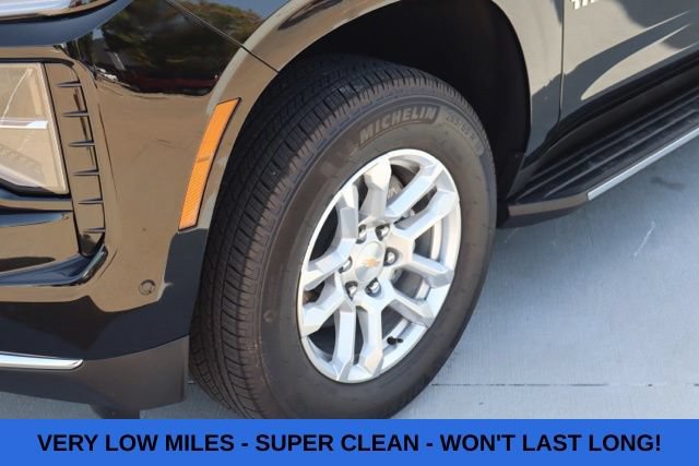 Used 2026 Chevrolet Tahoe LT RWD image 2