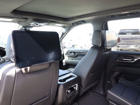 New 2026 GMC Yukon Elevation w/ Elevation Premium Package AWD/4WD image 19