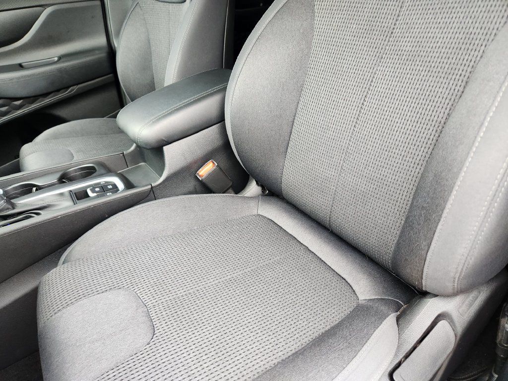 Used 2020 Hyundai Santa Fe SE AWD/4WD image 14