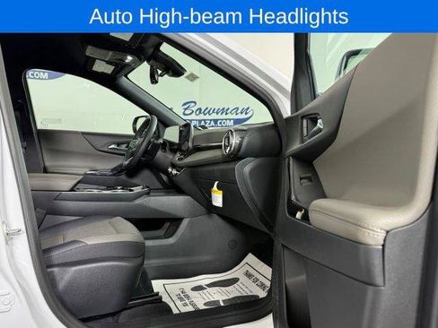 New 2026 Chevrolet Equinox LT w/ Convenience Package II AWD/4WD image 17