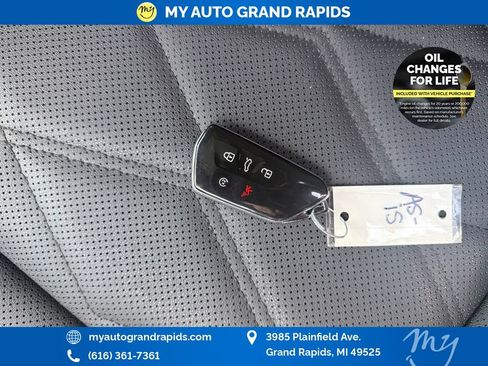 Used 2024 Volkswagen Atlas Peak Edition SEL AWD/4WD image 35