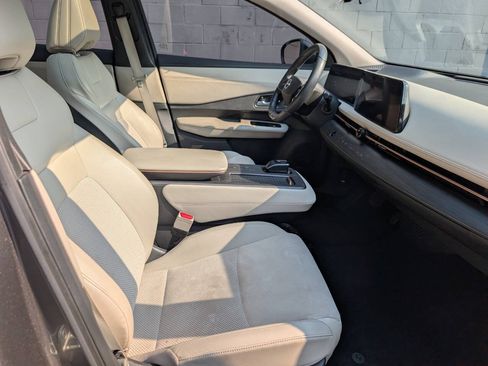 Used 2024 Nissan Ariya FWD image 7