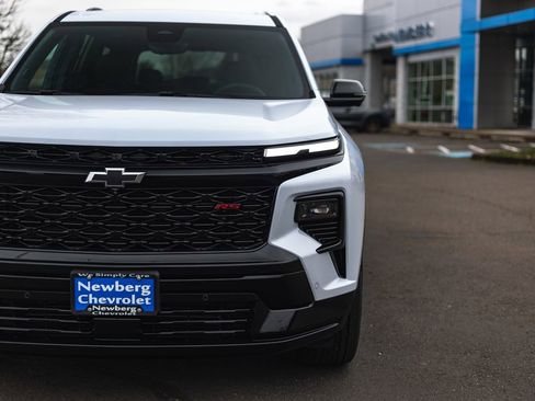 New 2026 Chevrolet Traverse RS w/ LPO, Floor Liner Package AWD/4WD image 13
