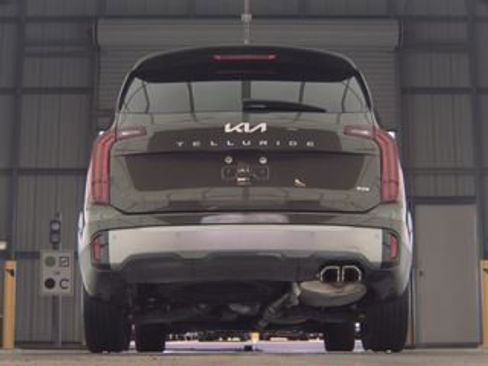 Used 2025 Kia Telluride S AWD/4WD image 6