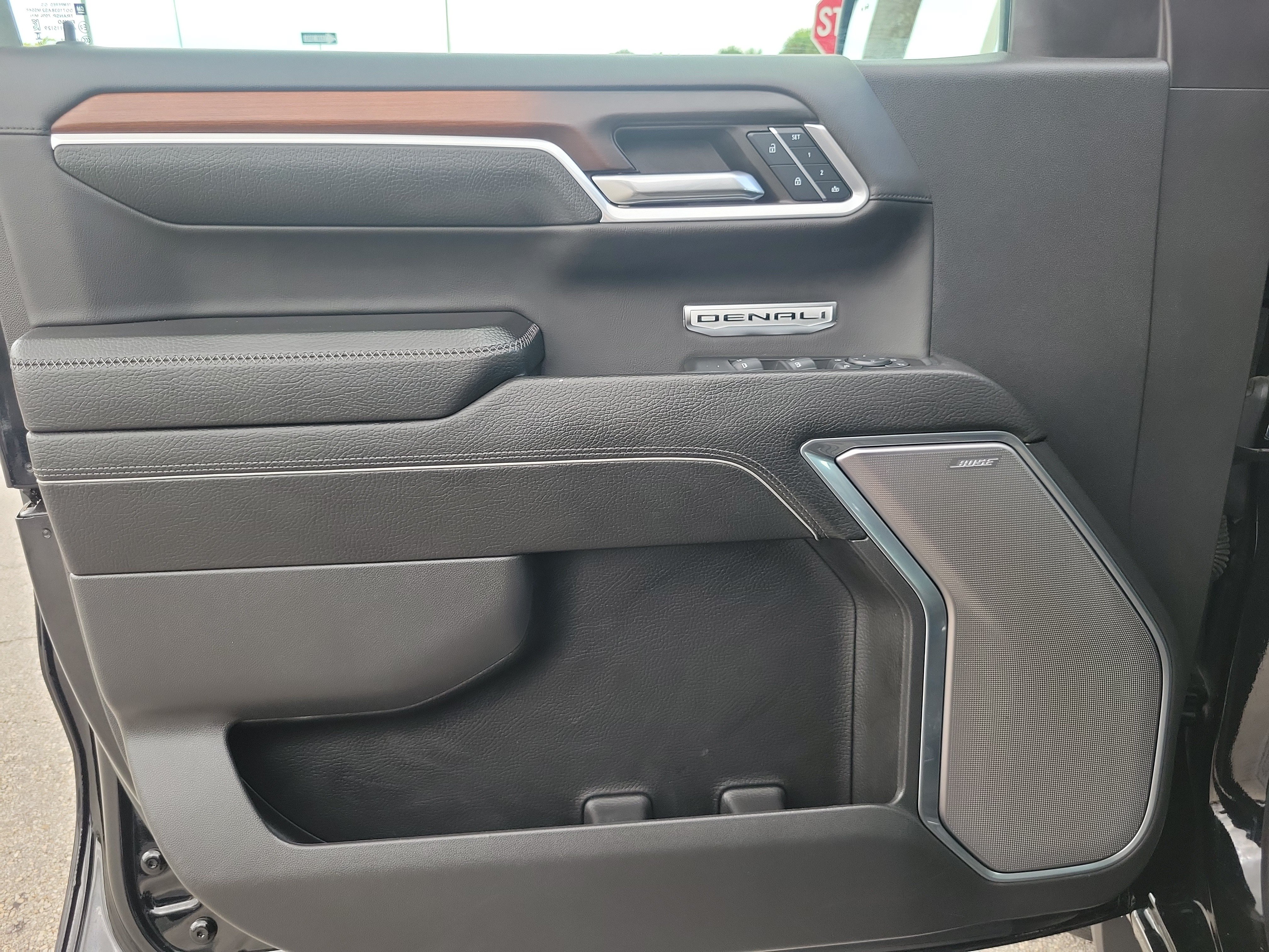 Used 2024 GMC Sierra 1500 Denali AWD/4WD image 25