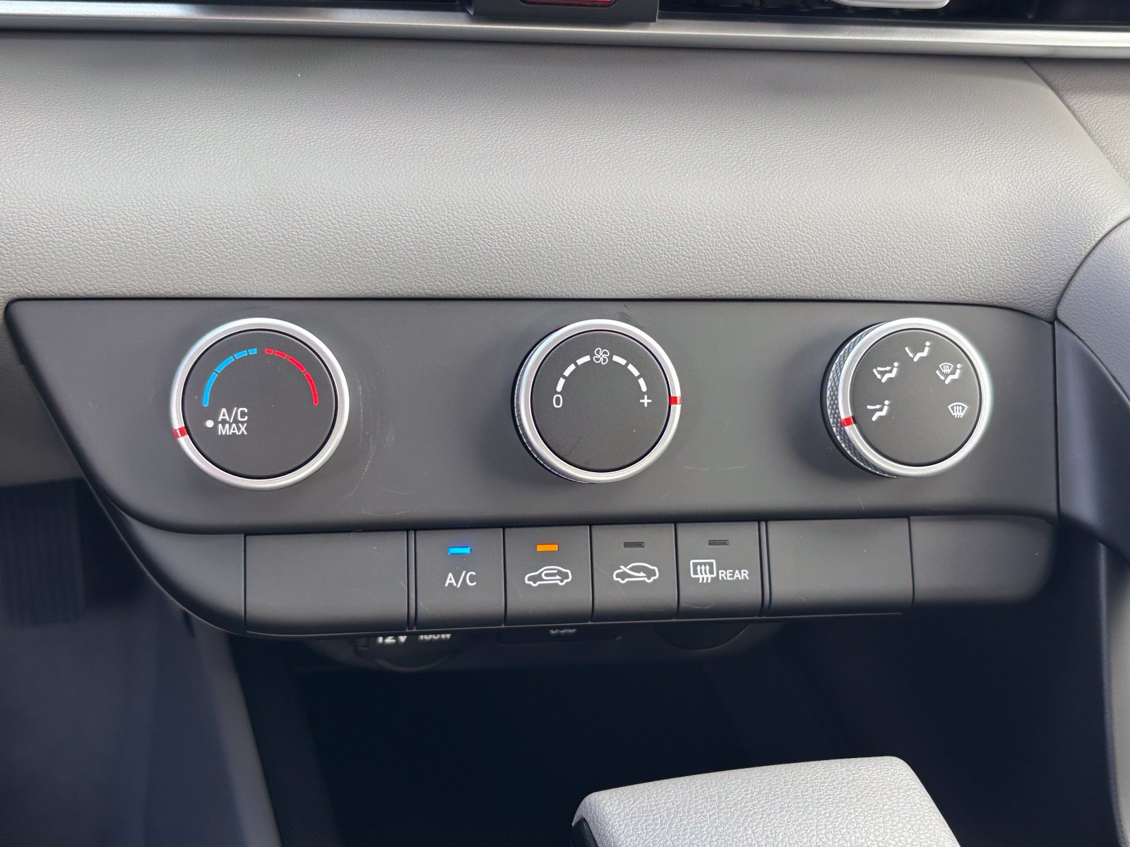New 2026 Hyundai Elantra SE FWD image 22