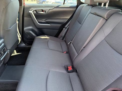 Used 2025 Toyota RAV4 SE AWD/4WD image 29