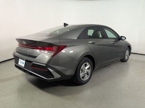 New 2026 Hyundai Elantra SE image 7