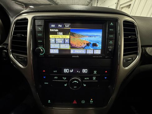 Used 2013 Jeep Grand Cherokee Laredo image 35