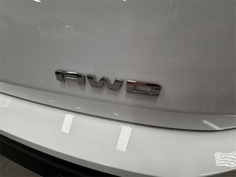 Used 2023 GMC Terrain SLE w/ Driver Convenience Package image 60