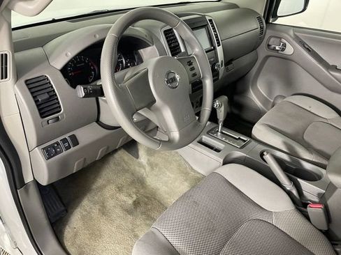 Used 2012 Nissan Frontier SV RWD image 3